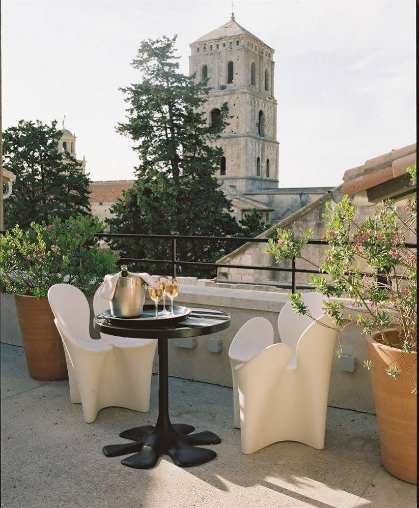 Hotel Du Cloitre อาร์ลส์ ภายนอก รูปภาพ